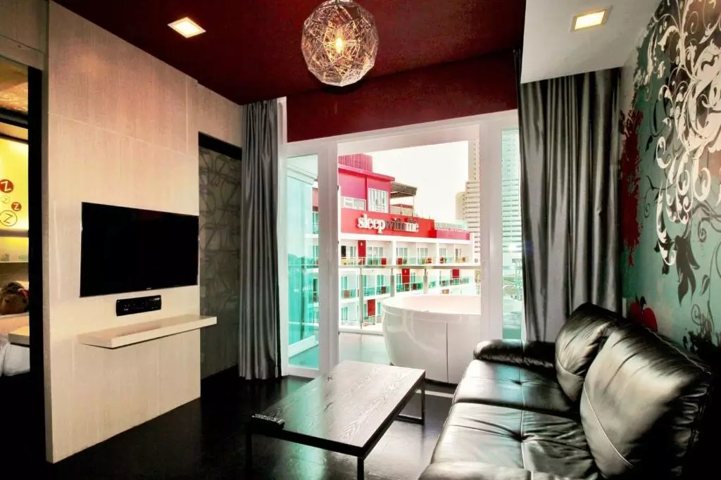 SLEEP WITH ME HOTEL design hotel